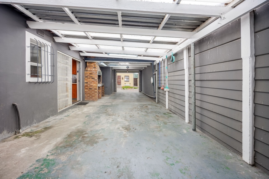 3 Bedroom Property for Sale in Silversands Western Cape